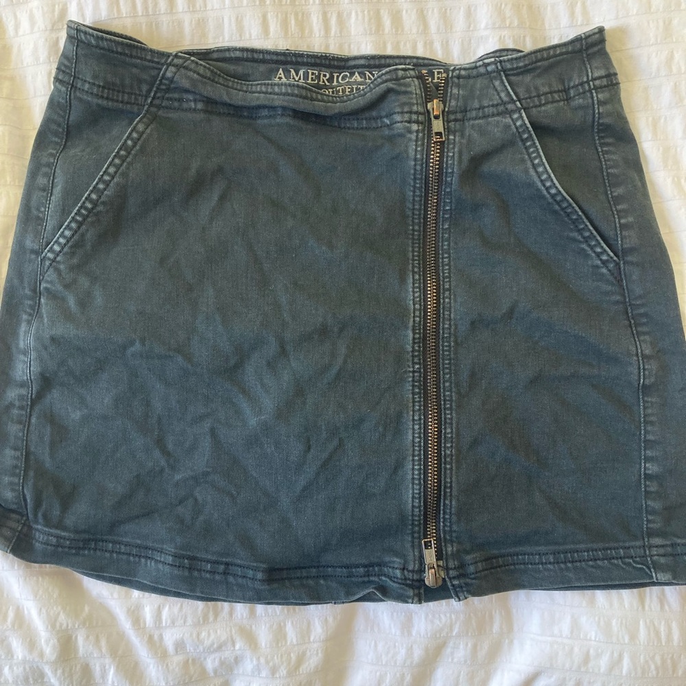 Women’s Black zipper skirt